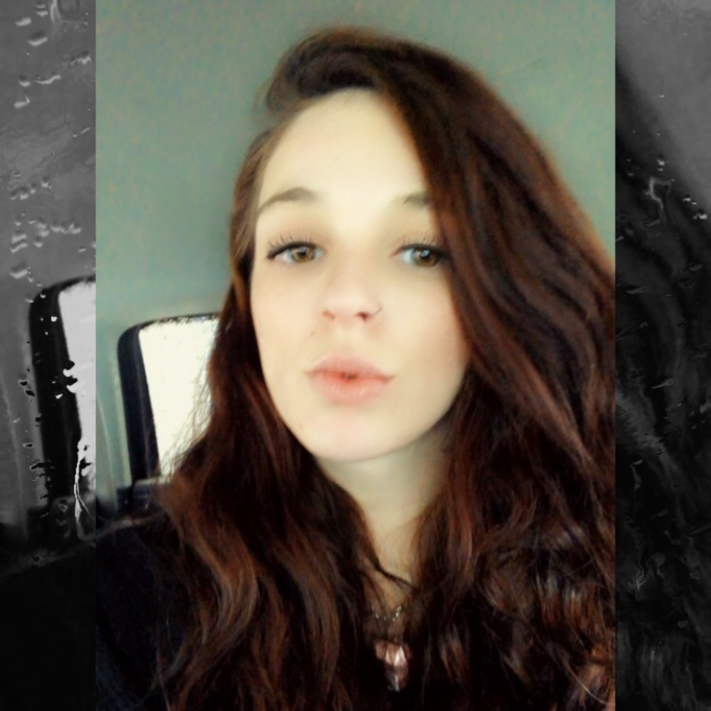 Meet your Posher, Malissa